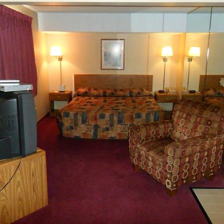Super 8 By Wyndham Chadron Ne Hotel Екстериор снимка