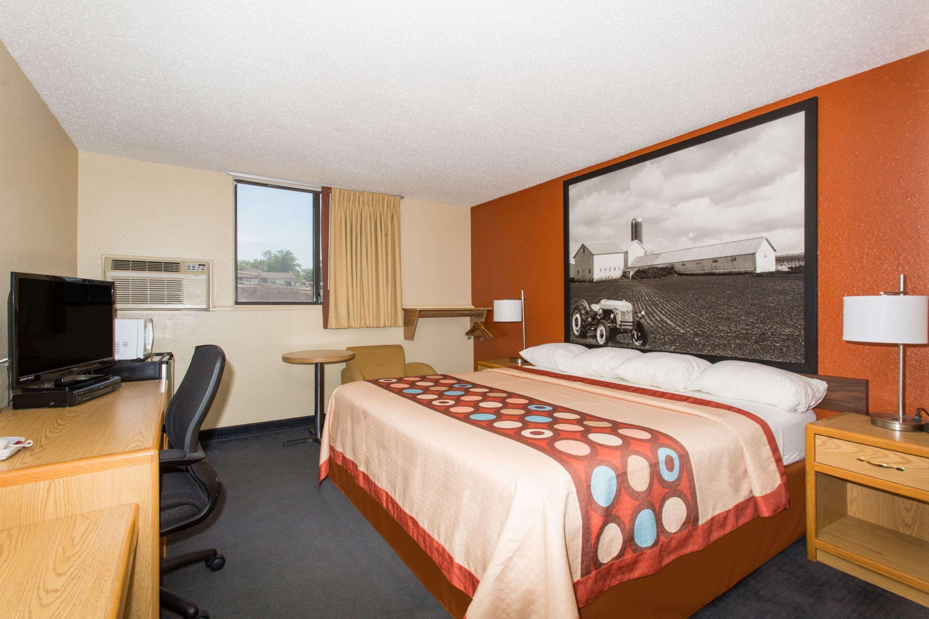 Super 8 By Wyndham Chadron Ne Hotel Екстериор снимка