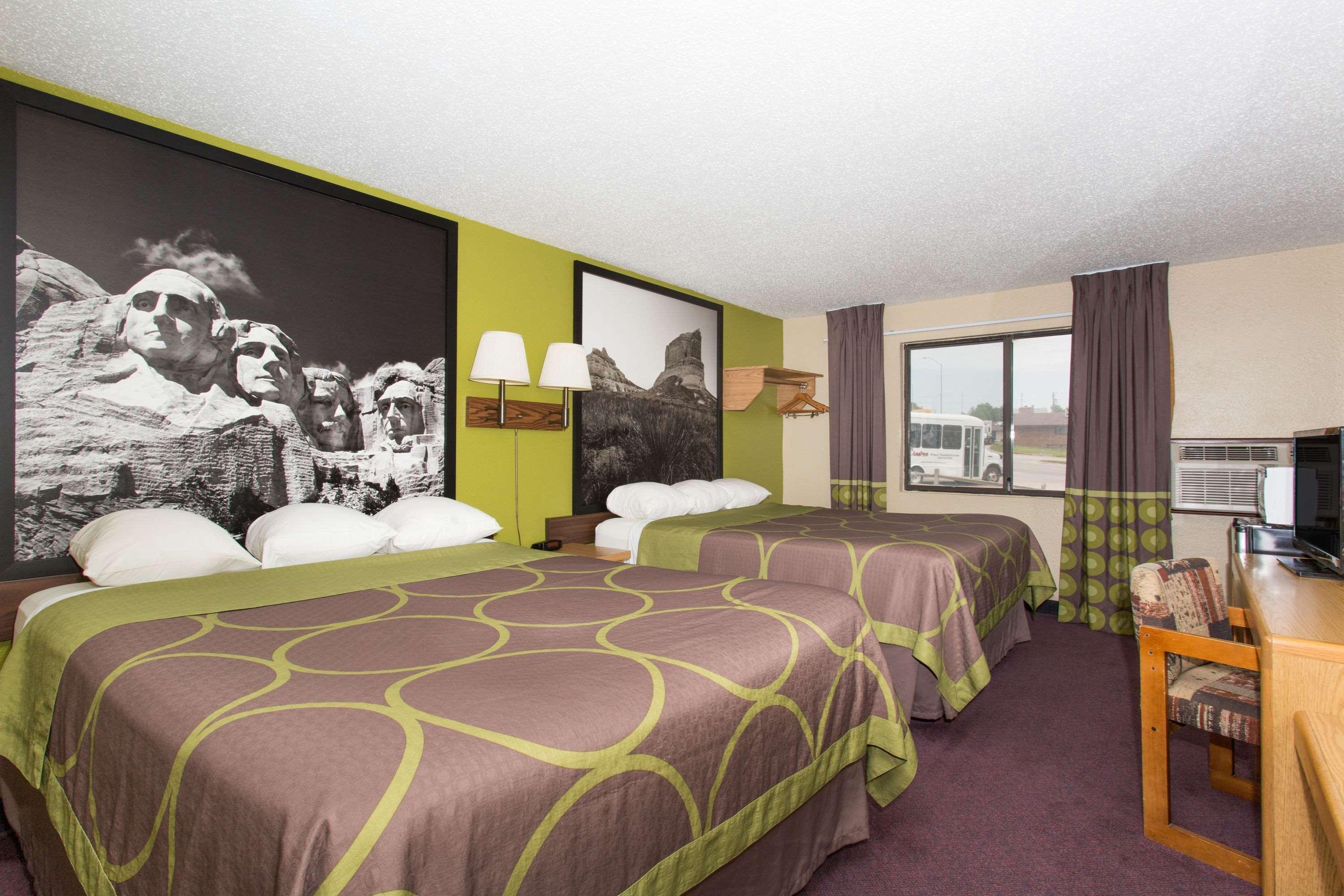 Super 8 By Wyndham Chadron Ne Hotel Екстериор снимка