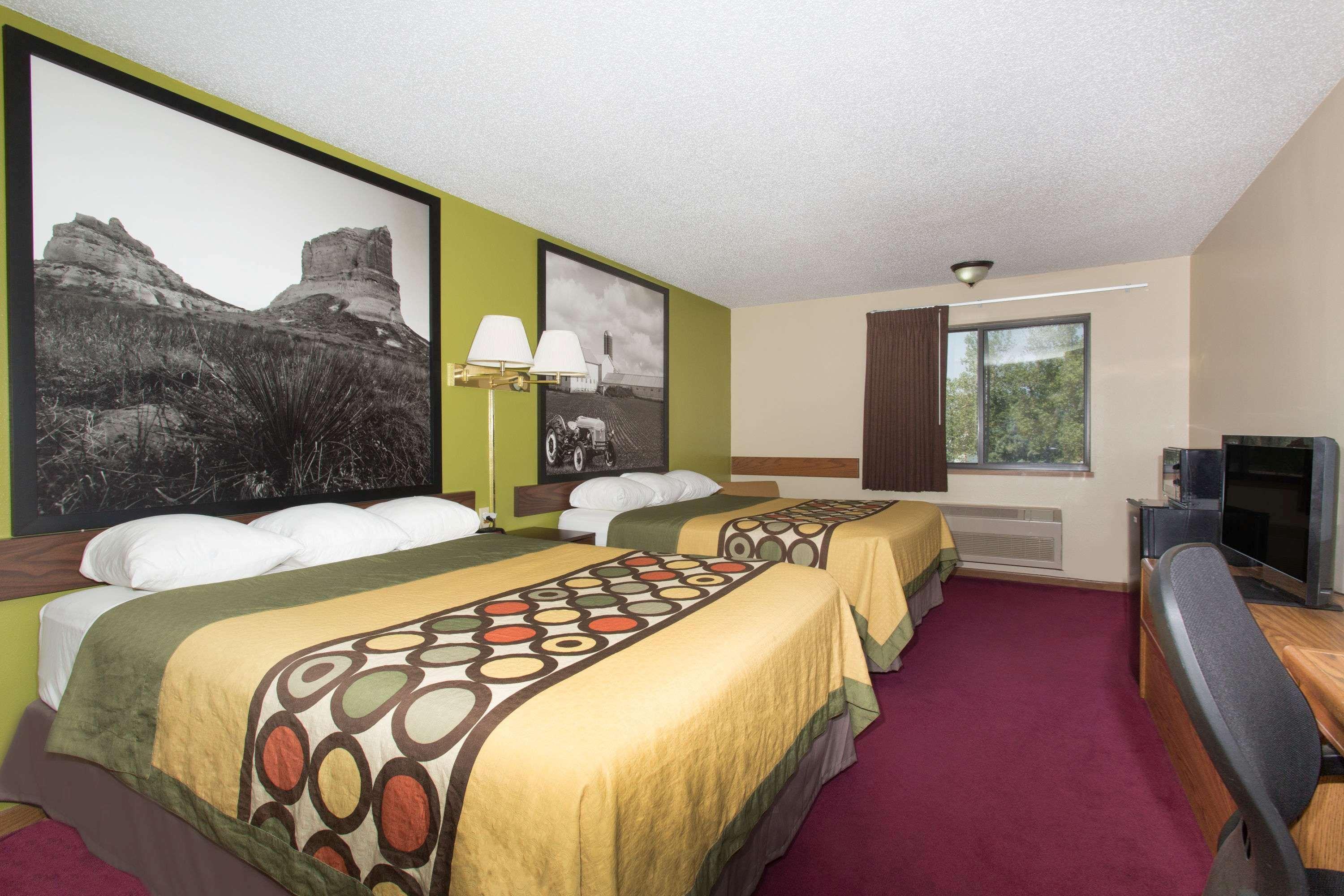 Super 8 By Wyndham Chadron Ne Hotel Екстериор снимка