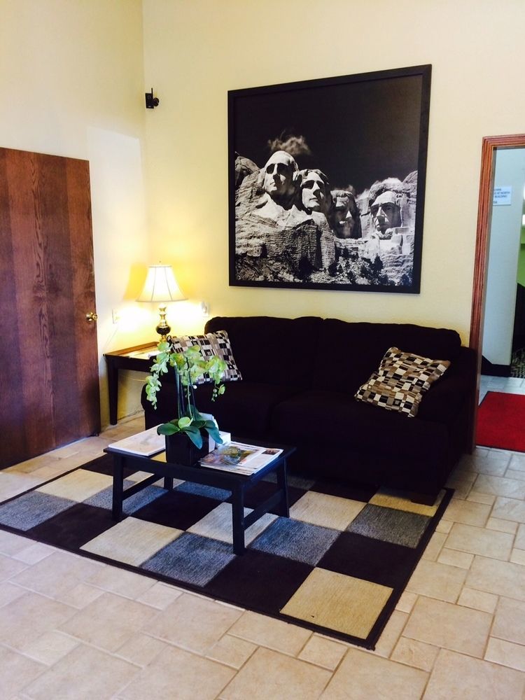 Super 8 By Wyndham Chadron Ne Hotel Екстериор снимка
