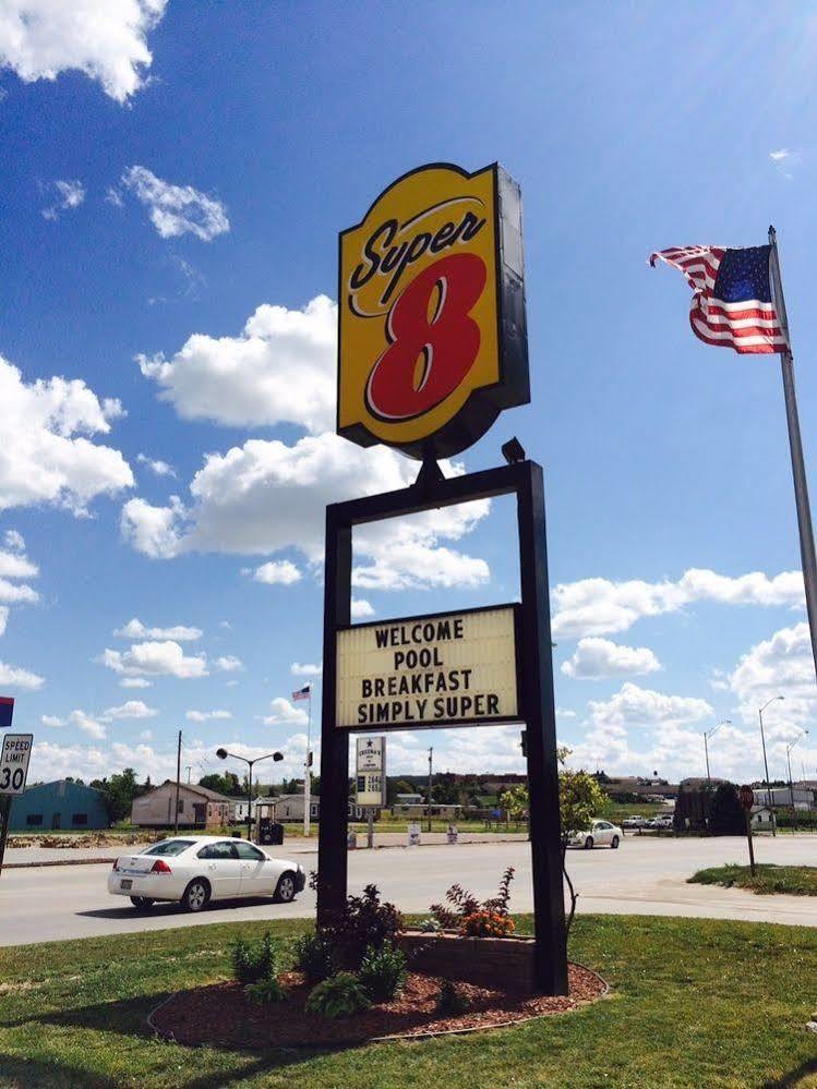 Super 8 By Wyndham Chadron Ne Hotel Екстериор снимка