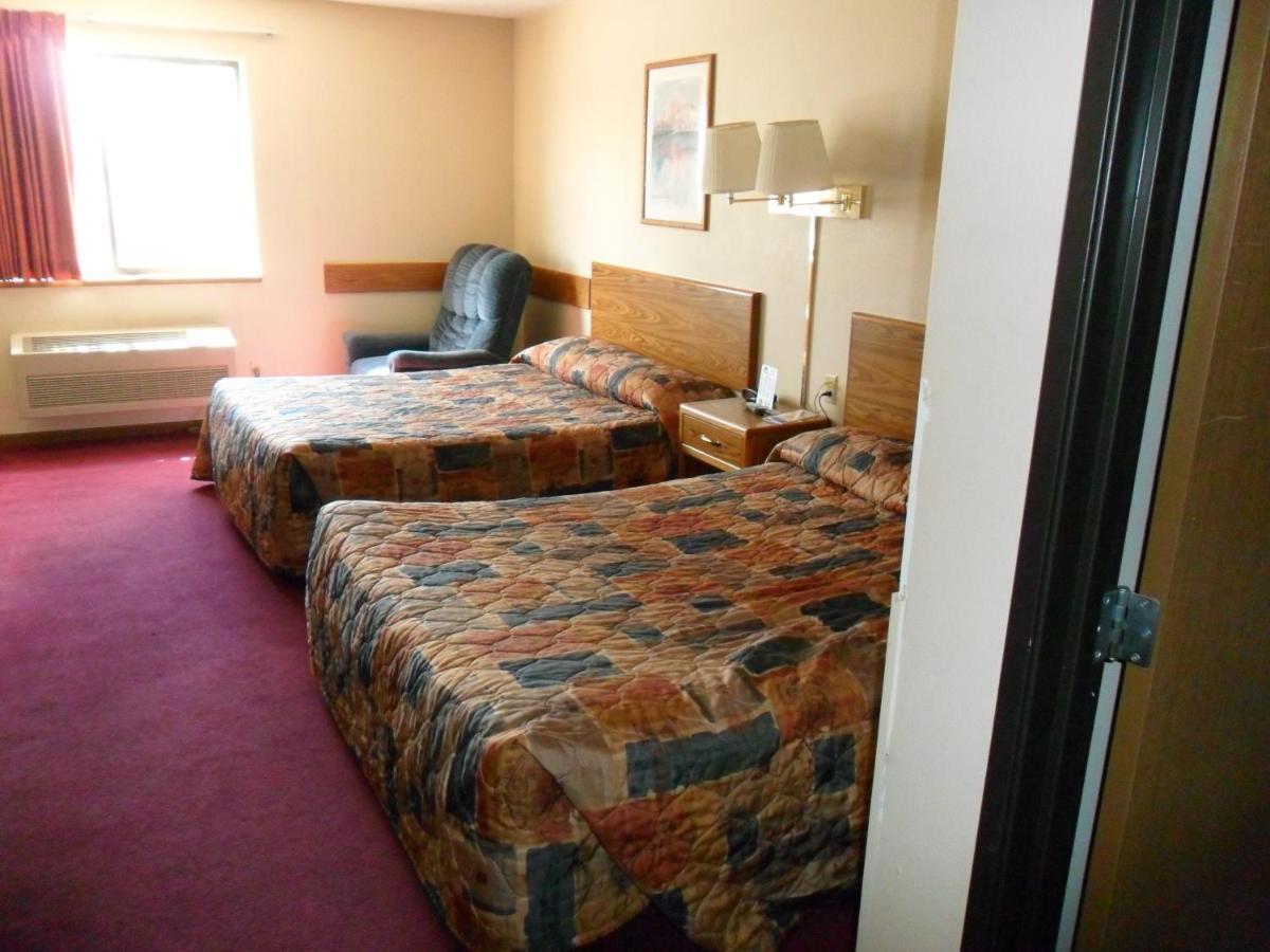 Super 8 By Wyndham Chadron Ne Hotel Екстериор снимка